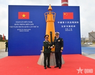 Vietnamese defense minister and Chinese counterpart visit commemorative stele of Ho Chi Minh Trail at Sea